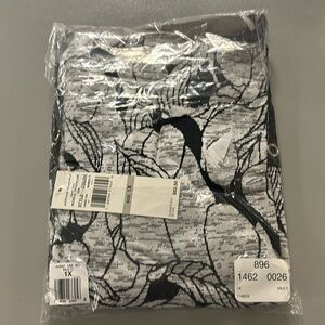 XL black and off white sweater brand new out package never worn